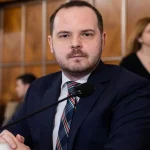 Răsturnări în Ministerul Sănătății: Alexandru Rogobete și Implicațiile Politice ale Demisiei Sale